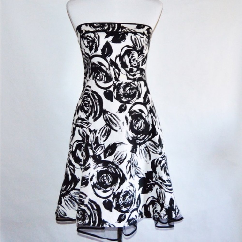 Black & White Snap Rose Floral Dress